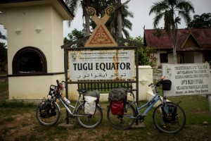 Cruzando el Ecuador en Bicicleta por Indonesia