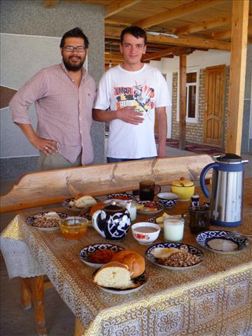 The Abdurahmon hostel's proud owner Abdurahmon and Roberto right before breakfast