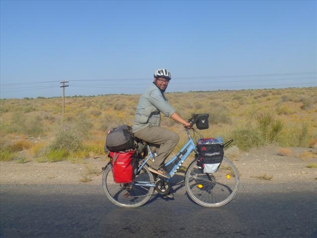 We enjoyed the few kilometers that we could cycle in Turkmenistan