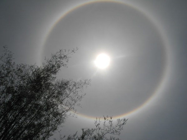Was there a rainbow surrounding the sun?