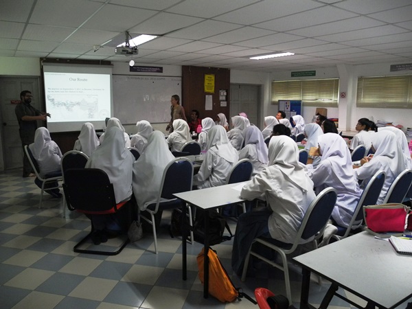One of our activities those days was a talk in the Sultanah Asma girl's school in Alor Setar