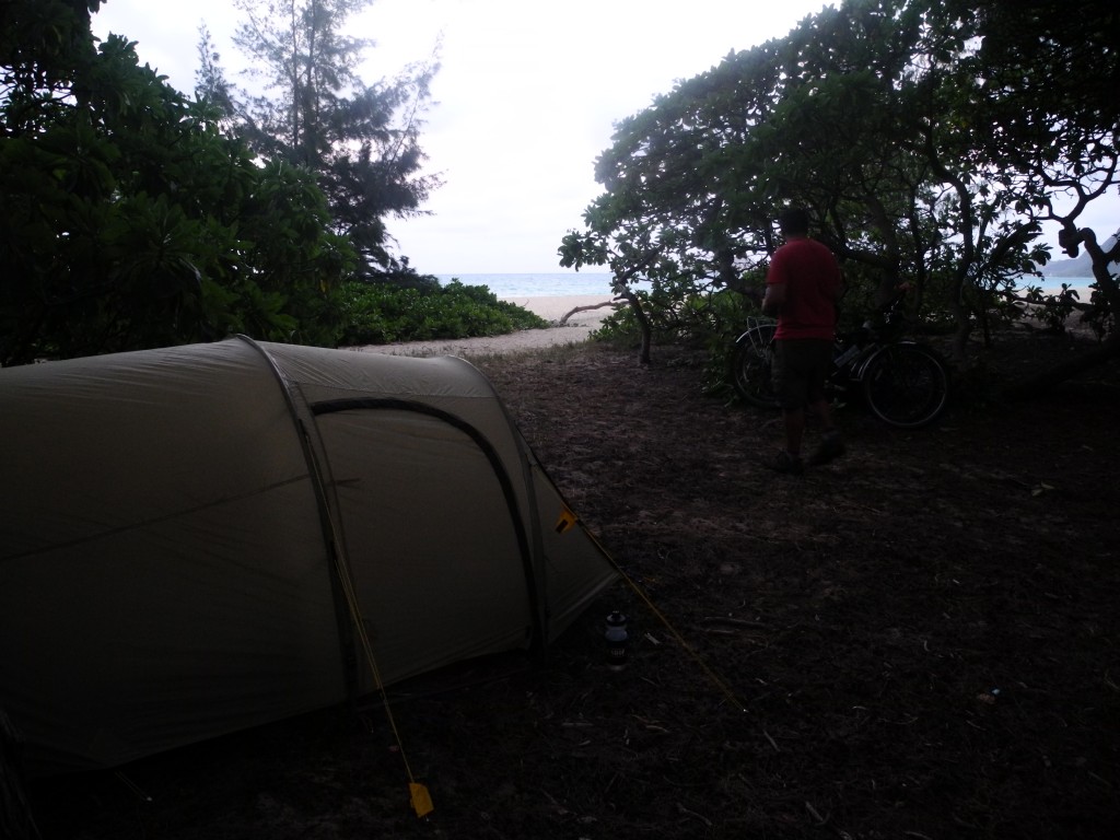 Between Bellows Beach and Waimanolo Beach it was an easy thing to pick a nice spot for the tent with nice neighbors. 