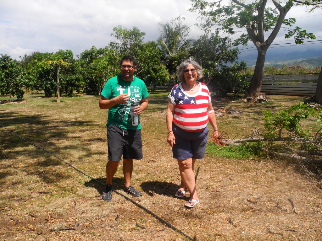 Cynthia gives us a tour around her plantation in O'ahu