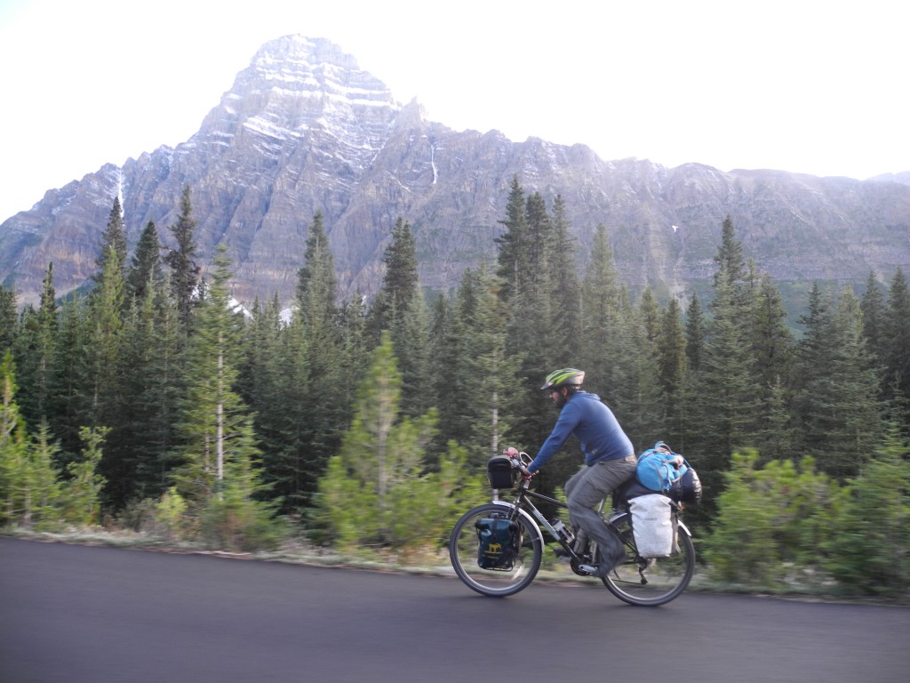 Roberto cycling the Icefields Parkway
