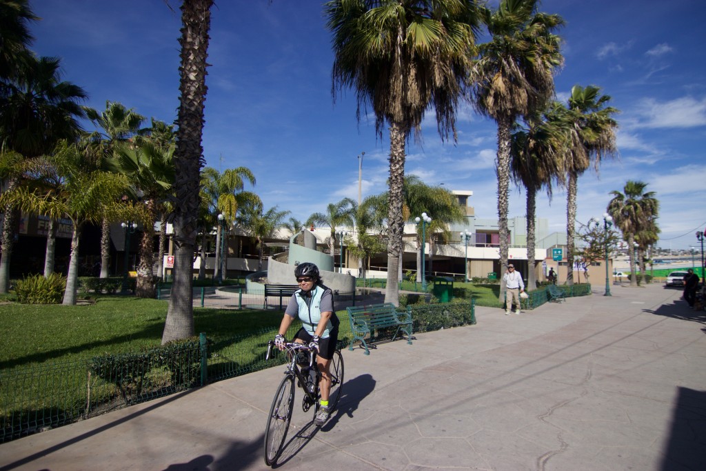 Entrando a Tijuana en Bicicleta