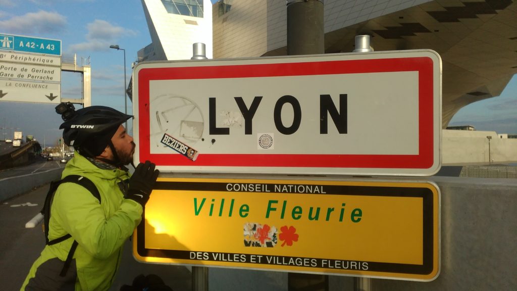 Diego kisses the sign of Lyon